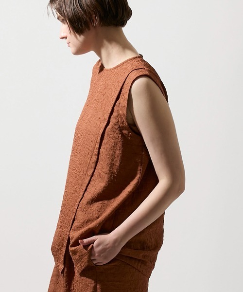 leswel(レスウェル)の「【M/L】【速乾】ふくれジャガードノースリーブブラウス(シャツ/ブラウス・レディース・ブラウン/ライトグレー/ブラック・M/L)」の16枚目の写真