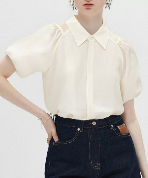 AMAJI(アマジ)の「襟付き バルーンスリーブ 半袖 シャツ(シャツ/ブラウス・レディース・ホワイト・LARGE/MEDIUM/SMALL)」の4枚目の写真