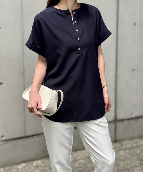 Emma Taylor(エマテイラー)の「【前後2WAY】ジョーゼットヘンリーネックTブラウス(シャツ/ブラウス・レディース・ホワイト/ブラック/ネイビー・FREE)」の19枚目の写真