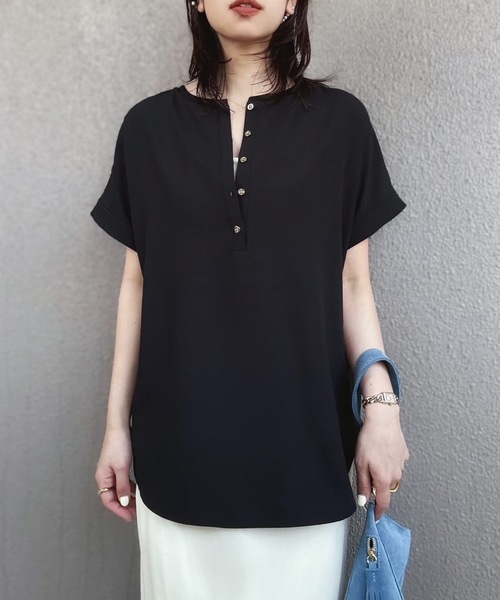 Emma Taylor(エマテイラー)の「【前後2WAY】ジョーゼットヘンリーネックTブラウス(シャツ/ブラウス・レディース・ホワイト/ブラック/ネイビー・FREE)」の10枚目の写真