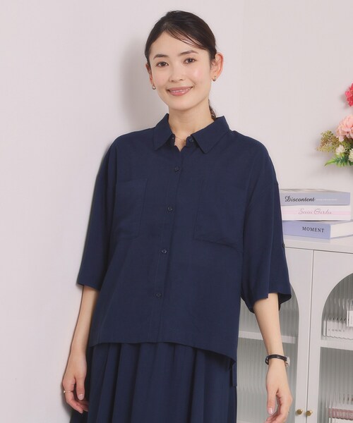 ITS'DEMO(イッツデモ)の「【セットアップ可】リネン混ポケット付きシャツ(シャツ/ブラウス・レディース・ネイビー/ブラウン系その他/ブルーグリーン/オフホワイト・00)」の4枚目の写真