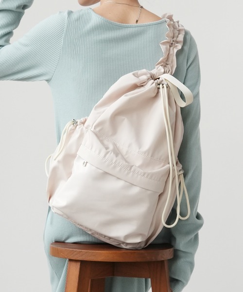 atRise(アットライズ)の「R0696_斜め掛けボディバッグ(ボディバッグ/ウエストポーチ・レディース・アイボリー/グレイッシュベージュ/ブラック・FREE)」の10枚目の写真