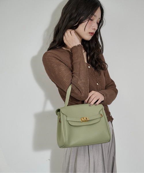 THE YOn(ザヨン)の「フラップスクエアハンドバッグ(ハンドバッグ・レディース・セージグリーン/ブラック/キャメル・FREE)」の4枚目の写真