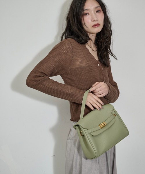 THE YOn(ザヨン)の「フラップスクエアハンドバッグ(ハンドバッグ・レディース・セージグリーン/ブラック/キャメル・FREE)」の5枚目の写真