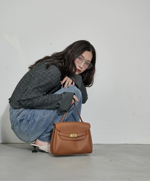 THE YOn(ザヨン)の「フラップスクエアハンドバッグ(ハンドバッグ・レディース・セージグリーン/ブラック/キャメル・FREE)」の19枚目の写真