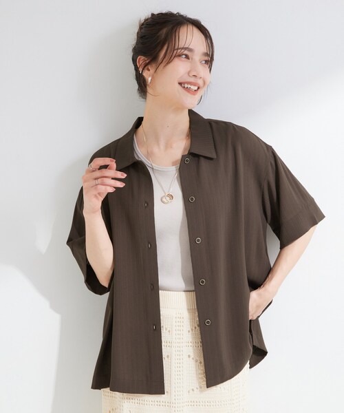 SHOO・LA・RUE（シューラルー）の「【通気性〇/ひんやり/S-LL】洗濯後しわになりにくい とろみストライプシャツ（シャツ/ブラウス・レディース・チャコールグレー/ブルー/ブラウン系その他・01/02/03/04）」の9枚目の写真