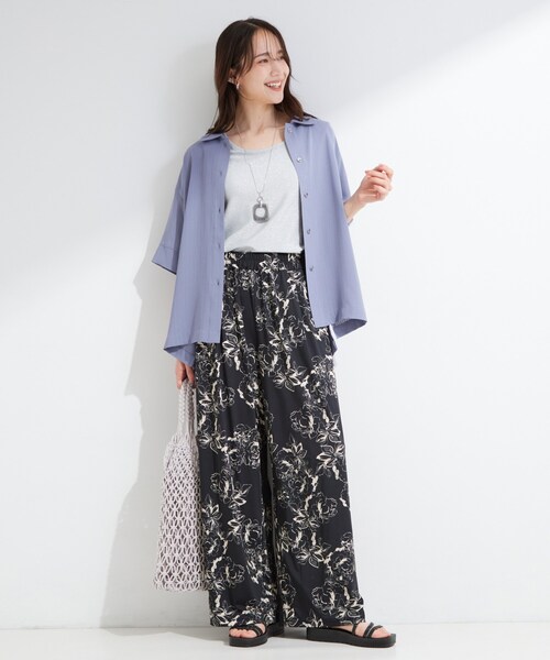 SHOO・LA・RUE（シューラルー）の「【通気性〇/ひんやり/S-LL】洗濯後しわになりにくい とろみストライプシャツ（シャツ/ブラウス・レディース・チャコールグレー/ブルー/ブラウン系その他・01/02/03/04）」の15枚目の写真