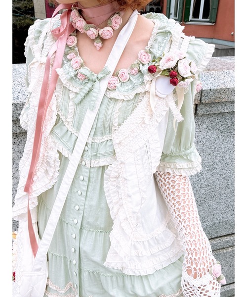 PINK HOUSE(ピンクハウス)の「フリル使いローンベスト(ベスト・レディース・アイボリー/ブラック/ベージュ/ミント・フリー)」の1枚目の写真