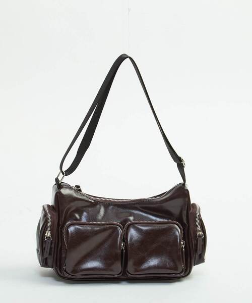 CONVERSE TOKYO(コンバーストウキョウ)の「マルチポケットショルダーバッグ / メタリックバッグ / MULTI POCKET SHOULDER BAG(ショルダーバッグ・レディース・ブラック/ブラウン/シルバー・FREE)」の3枚目の写真