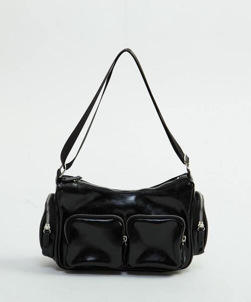 CONVERSE TOKYO(コンバーストウキョウ)の「マルチポケットショルダーバッグ / メタリックバッグ / MULTI POCKET SHOULDER BAG(ショルダーバッグ・レディース・ブラック/ブラウン/シルバー・FREE)」の2枚目の写真