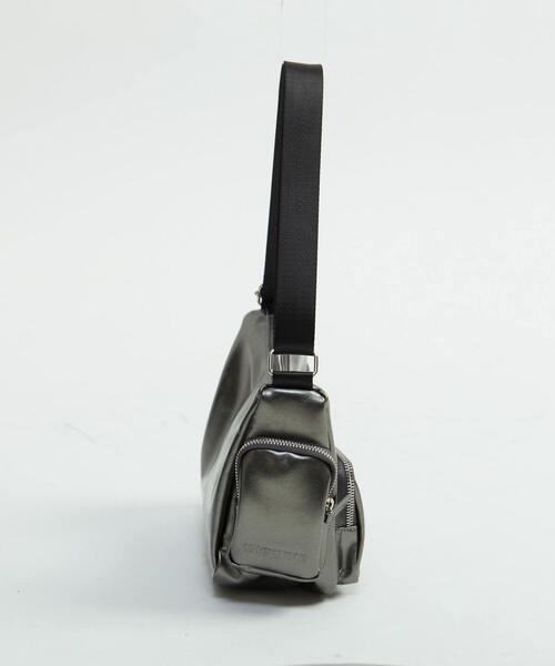 CONVERSE TOKYO(コンバーストウキョウ)の「MULTI POCKET SHOULDER BAG(ショルダーバッグ・レディース・ブラック/ブラウン/シルバー・FREE)」の16枚目の写真