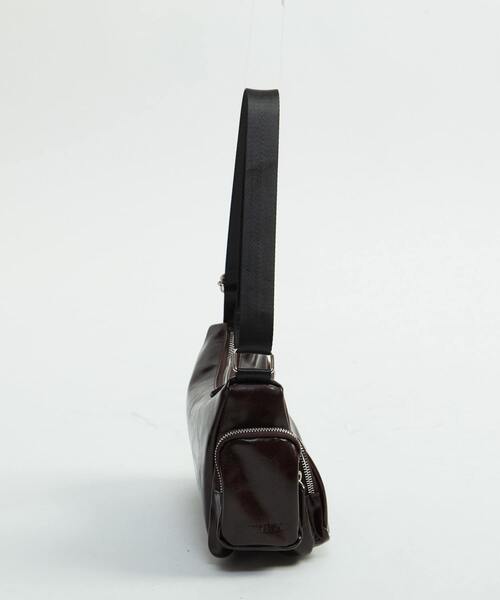 CONVERSE TOKYO(コンバーストウキョウ)の「MULTI POCKET SHOULDER BAG(ショルダーバッグ・レディース・ブラック/ブラウン/シルバー・FREE)」の18枚目の写真