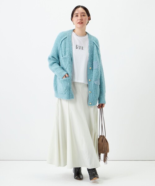 Laraaji(ララージ)の「デニムポケットVネックカーディガン(カーディガン/ボレロ・レディース・ブラック/ライトブルー・38)」の7枚目の写真