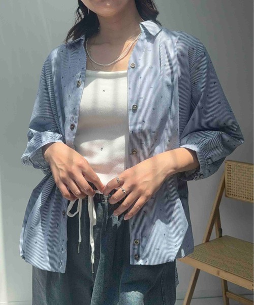 AS KNOW AS plus(アズノゥアズプラス)の「〇色々釦 かのこタック 7分袖スキッパーシャツ(シャツ/ブラウス・レディース・ベージュ/グリーン/ブルー系/ホワイト系・FREE)」の6枚目の写真
