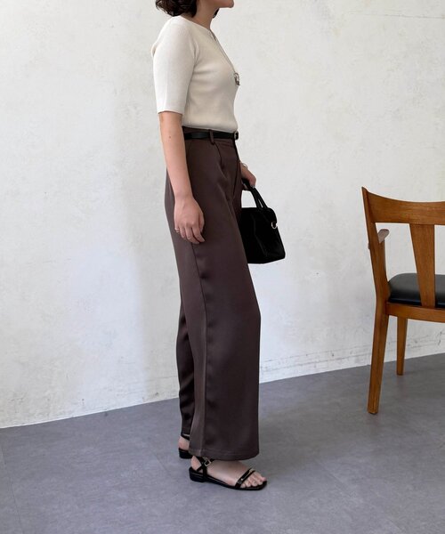Chez toi(シェトワ)の「前後2WAY5分袖キーネックリブニット(ニット/セーター・レディース・ブルー/ブラック/アイボリー・FREE)」の9枚目の写真