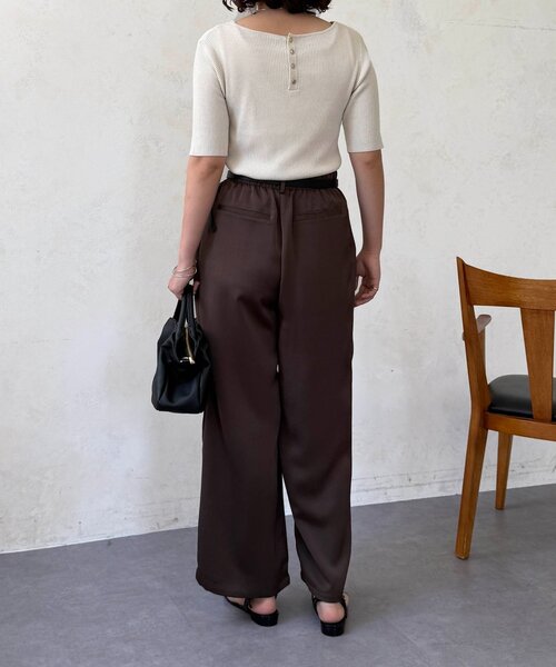 Chez toi(シェトワ)の「前後2WAY5分袖キーネックリブニット(ニット/セーター・レディース・ブルー/ブラック/アイボリー・FREE)」の10枚目の写真