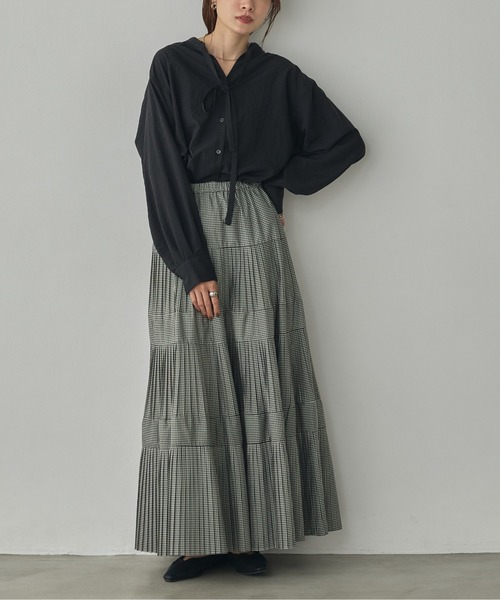 hunch（ハンチ）の「丈２WAY バックギャザー ボウタイブラウス（シャツ/ブラウス・レディース・ブルー/ブラック/オフホワイト・FREE）」の5枚目の写真