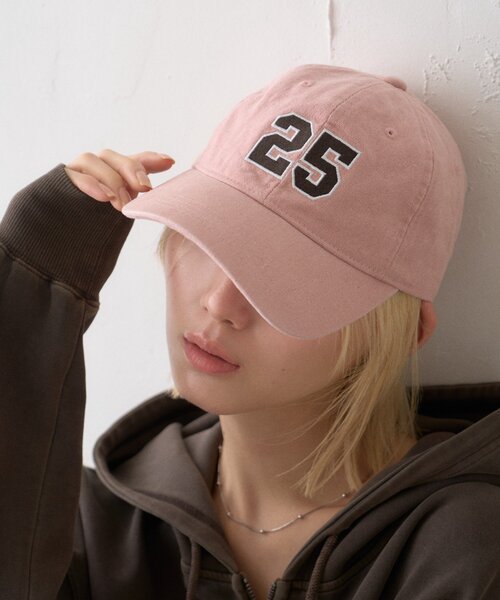 CIAOPANIC TYPY(チャオパニックティピー)の「25ナンバリングキャンパスキャップ(キャップ・レディース・ブラウン/ピンク/グリーン/ベージュ・ONE SIZE)」の1枚目の写真