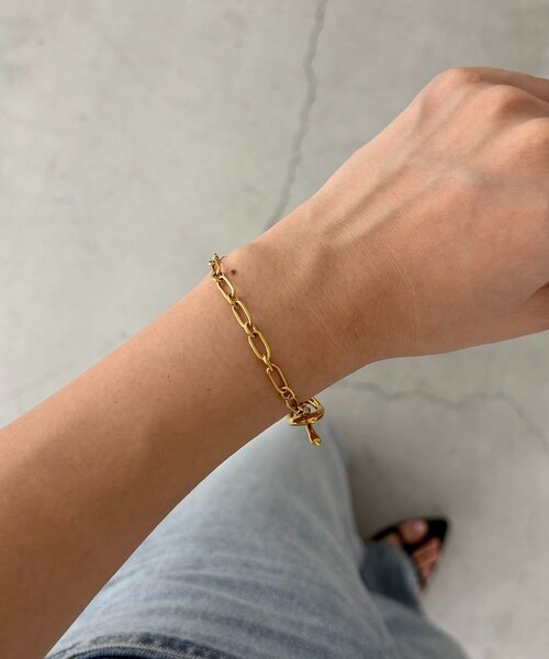 CAPRICIEUX LE'MAGE(カプリシューレマージュ)の「〈GOLDY/ゴールディ〉【ステンレス】バーフックバングル(リング・レディース・シルバー/ゴールド・FREE)」の8枚目の写真