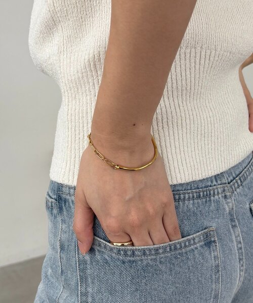 CAPRICIEUX LE'MAGE(カプリシューレマージュ)の「〈GOLDY/ゴールディ〉【ステンレス】バーフックバングル(リング・レディース・シルバー/ゴールド・FREE)」の9枚目の写真