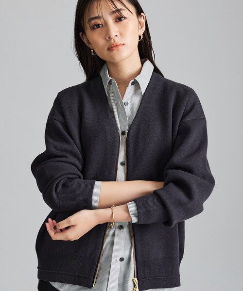 INDIVI(インディヴィ)の「【ミラノリブ編み】ジップニットブルゾン(カーディガン/ボレロ・レディース・ブラウン系8/ライトグレー系8/チャコールグレー・13/05/15 /38/34/19)」の1枚目の写真