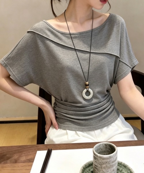 FLINEA(フリネア)の「クルーネック切り替えTシャツ(Tシャツ/カットソー・レディース・ブラック/グレー・FREE)」の11枚目の写真