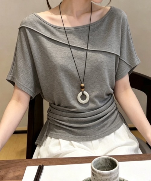 FLINEA(フリネア)の「クルーネック切り替えTシャツ(Tシャツ/カットソー・レディース・ブラック/グレー・FREE)」の12枚目の写真