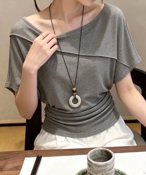 FLINEA(フリネア)の「クルーネック切り替えTシャツ(Tシャツ/カットソー・レディース・ブラック/グレー・FREE)」の13枚目の写真