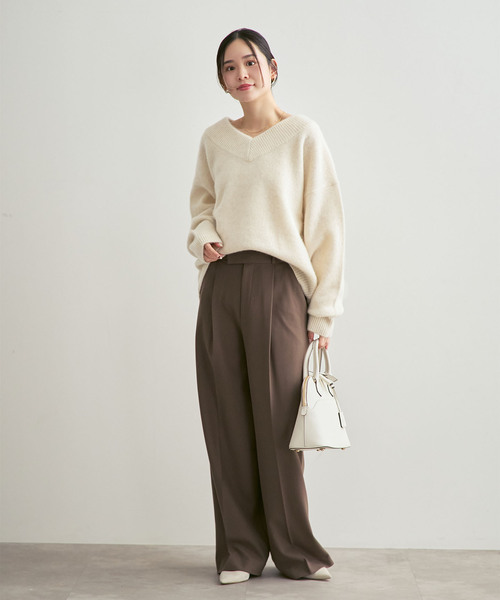 Noble（ノーブル）の「《WEB・一部店舗限定追加》YAKワイドVネックニット（ニット/セーター・レディース・ブルー/ホワイト系その他/ピンク系その他・FREE）」の4枚目の写真