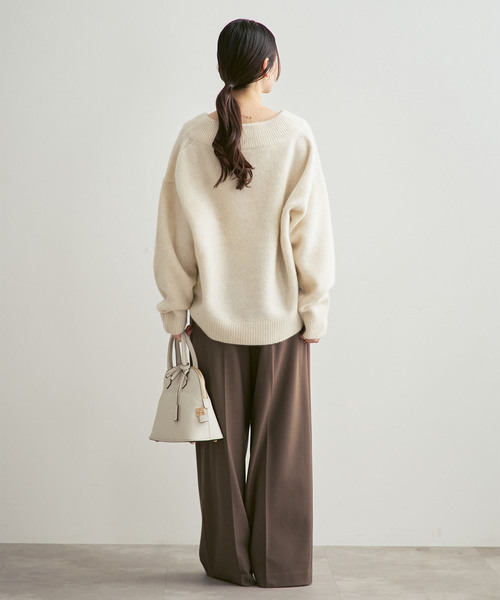 Noble（ノーブル）の「《WEB・一部店舗限定追加》YAKワイドVネックニット（ニット/セーター・レディース・ブルー/ホワイト系その他/ピンク系その他・FREE）」の6枚目の写真