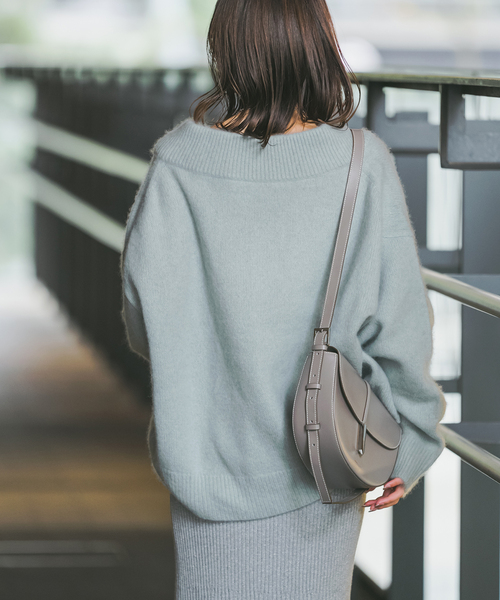 Noble（ノーブル）の「《WEB・一部店舗限定追加》YAKワイドVネックニット（ニット/セーター・レディース・ブルー/ホワイト系その他/ピンク系その他・FREE）」の12枚目の写真