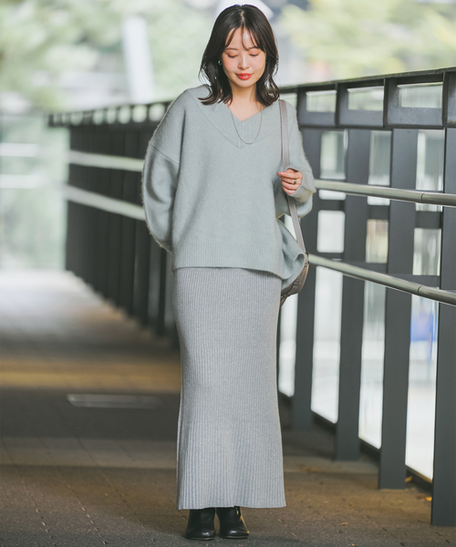 Noble（ノーブル）の「《WEB・一部店舗限定追加》YAKワイドVネックニット（ニット/セーター・レディース・ブルー/ホワイト系その他/ピンク系その他・FREE）」の13枚目の写真