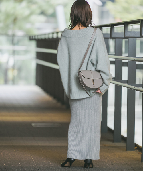 Noble（ノーブル）の「《WEB・一部店舗限定追加》YAKワイドVネックニット（ニット/セーター・レディース・ブルー/ホワイト系その他/ピンク系その他・FREE）」の15枚目の写真
