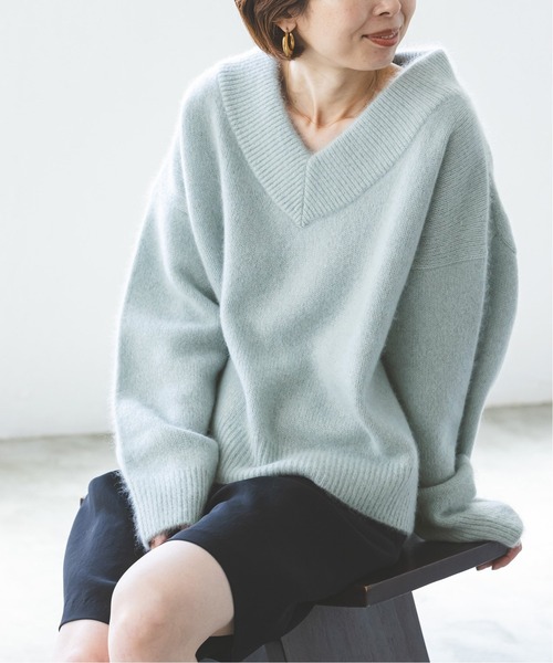 Noble（ノーブル）の「《WEB・一部店舗限定追加》YAKワイドVネックニット（ニット/セーター・レディース・ブルー/ホワイト系その他/ピンク系その他・FREE）」の16枚目の写真