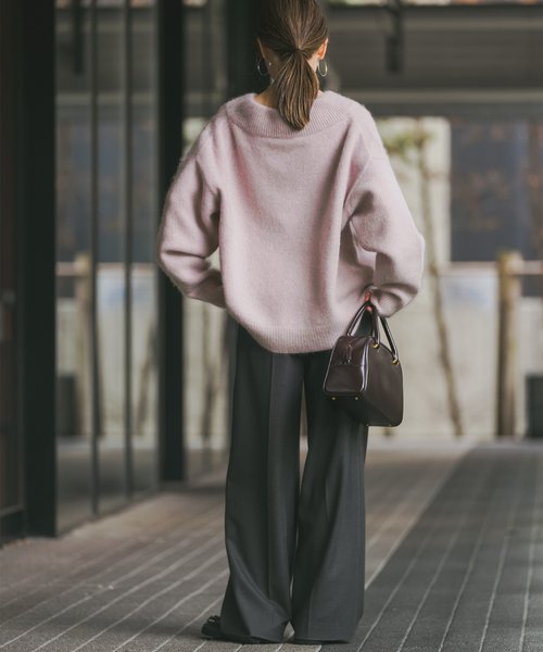 Noble（ノーブル）の「《WEB・一部店舗限定追加》YAKワイドVネックニット（ニット/セーター・レディース・ブルー/ホワイト系その他/ピンク系その他・FREE）」の20枚目の写真