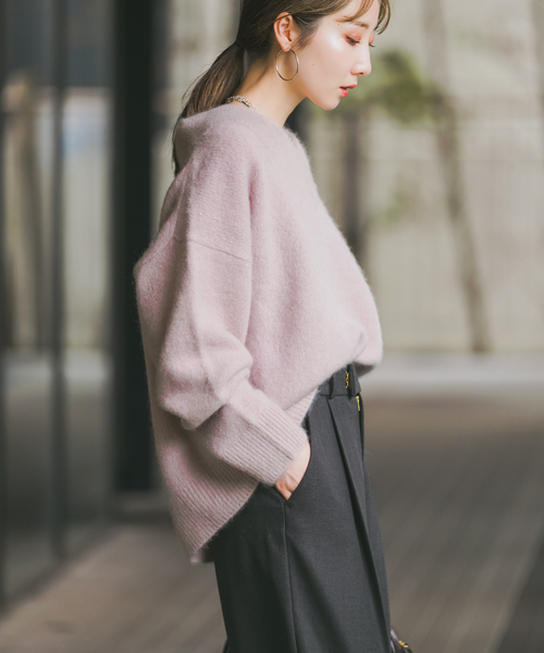 Noble（ノーブル）の「《WEB・一部店舗限定追加》YAKワイドVネックニット（ニット/セーター・レディース・ブルー/ホワイト系その他/ピンク系その他・FREE）」の22枚目の写真
