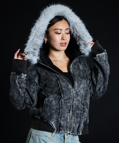 JOINT WORKS(ジョイントワークス)の「2Way ファージップパーカー / J Faux Fur Zip Hoodie(パーカー・レディース・ブラック/ライトグレー・FREE)」の15枚目の写真