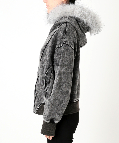 JOINT WORKS(ジョイントワークス)の「2Way ファージップパーカー / J Faux Fur Zip Hoodie(パーカー・レディース・ブラック/ライトグレー・FREE)」の22枚目の写真