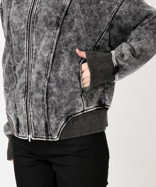 JOINT WORKS(ジョイントワークス)の「2Way ファージップパーカー / J Faux Fur Zip Hoodie(パーカー・レディース・ブラック/ライトグレー・FREE)」の5枚目の写真