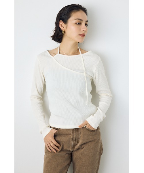 AZUL by moussy(アズールバイマウジー)の「アシンメトリーフェイクレイヤードトップス 秋服 冬服 春服 レイヤード風 デザイントップス(Tシャツ/カットソー・レディース・レッド/ブラック/アイボリー・FREE)」の4枚目の写真