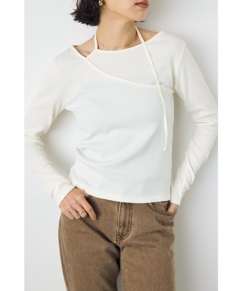 AZUL by moussy(アズールバイマウジー)の「アシンメトリーフェイクレイヤードトップス 秋服 冬服 春服 レイヤード風 デザイントップス(Tシャツ/カットソー・レディース・レッド/ブラック/アイボリー・FREE)」の5枚目の写真