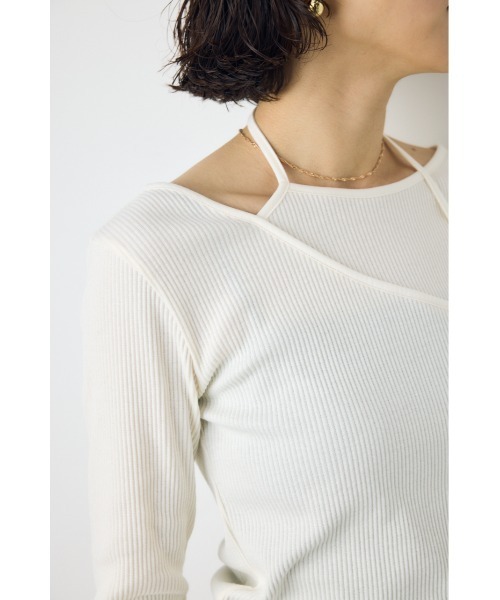 AZUL by moussy(アズールバイマウジー)の「アシンメトリーフェイクレイヤードトップス 秋服 冬服 春服 レイヤード風 デザイントップス(Tシャツ/カットソー・レディース・レッド/ブラック/アイボリー・FREE)」の10枚目の写真