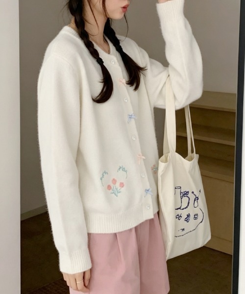 LEMOA(レモア)の「リボン&フラワー刺繍ニットカーディガン(カーディガン/ボレロ・レディース・ピンク/ホワイト/グレー・FREE)」の14枚目の写真