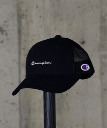Champion（チャンピオン）の「"02"≪Champion≫ブランドロゴ 刺繍 & ワッペン メッシュ キャップ（キャップ）」