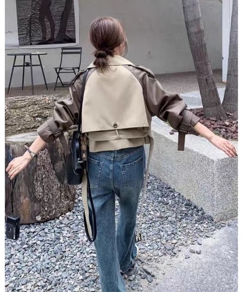 inst.ALL(インストール)の「異素材ドッキングフェイクレザーショートトレンチジャケット(トレンチコート・レディース・ベージュ・M)」の3枚目の写真