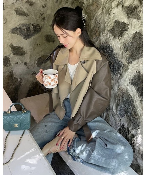 inst.ALL(インストール)の「異素材ドッキングフェイクレザーショートトレンチジャケット(トレンチコート・レディース・ベージュ・M)」の5枚目の写真