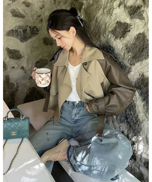 inst.ALL(インストール)の「異素材ドッキングフェイクレザーショートトレンチジャケット(トレンチコート・レディース・ベージュ・M)」の8枚目の写真
