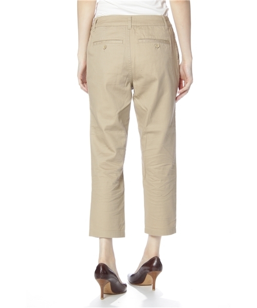 earth music&ecology（アースミュージックアンドエコロジー）の「Tuck　Cropped/PT（チノパンツ・レディース・ベージュ/カーキ/ネイビー・SMALL/MEDIUM/LARGE）」の5枚目の写真