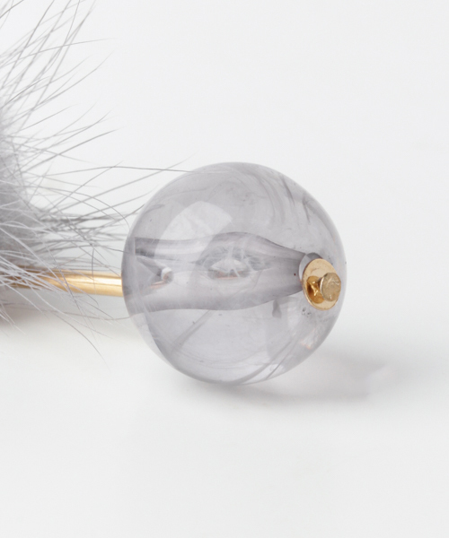 URBAN RESEARCH Sonny Label（アーバンリサーチサニーレーベル）の「ミンクファー×バーピアス（ピアス（両耳用）・レディース・ベージュ/グレー/カーキ・ONE）」の9枚目の写真