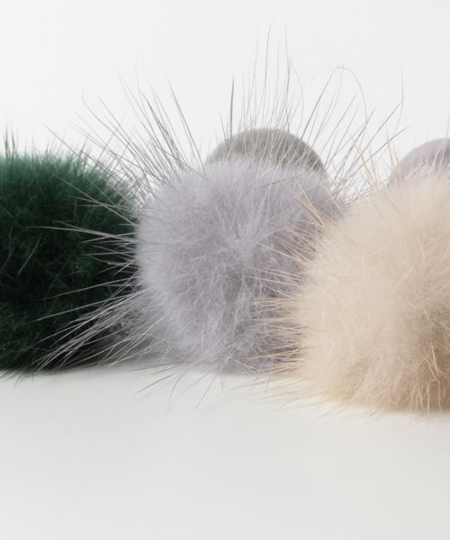 URBAN RESEARCH Sonny Label（アーバンリサーチサニーレーベル）の「ミンクファー×バーピアス（ピアス（両耳用）・レディース・ベージュ/グレー/カーキ・ONE）」の6枚目の写真